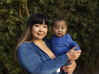 mom-spending-time-with-child